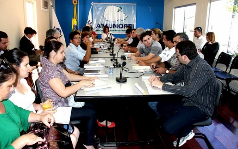 Com reunião na Amunorpi, municípios definem eixos de Conferência 