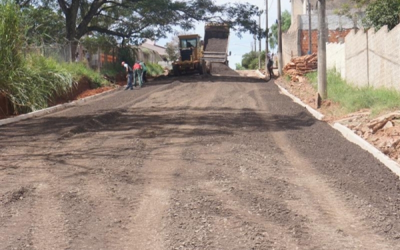 Ruas do Parque Alvorada começam a ser asfaltadas