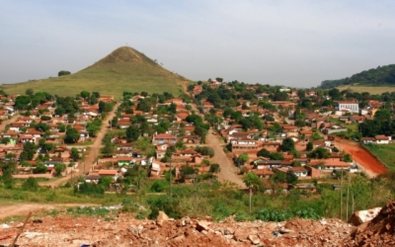 Tem início pavimentação da Vila Scyllas