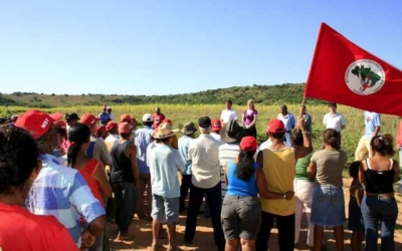 MST comemora decreto de desapropriação