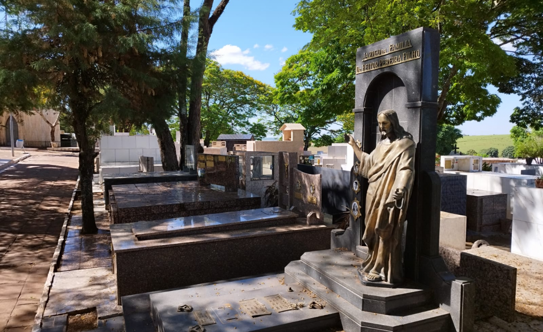 Prefeitura vai recadastrar túmulos do Cemitério