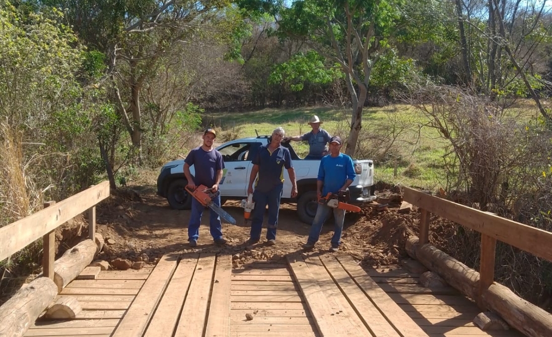 Reforma na ponte do Rio Brumado no Bairro Monjolinho
