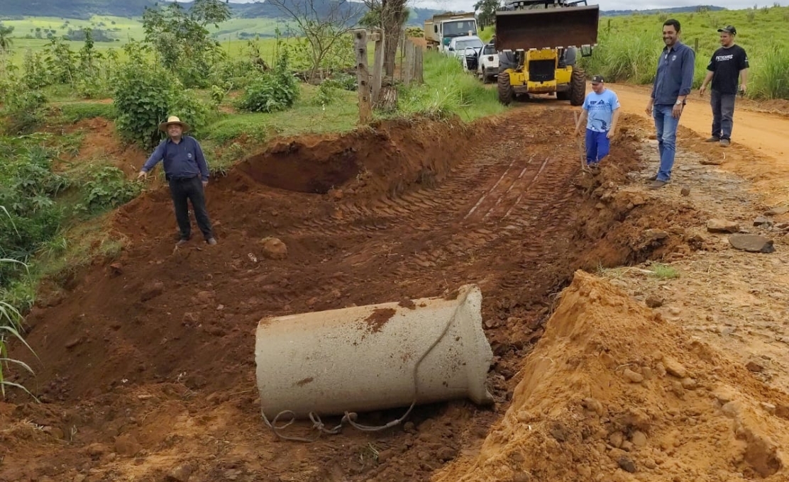 Recuperação da estrada da Cachoeira Dr. Ari Pronto garante mais mobilidade e segurança aos moradores!
