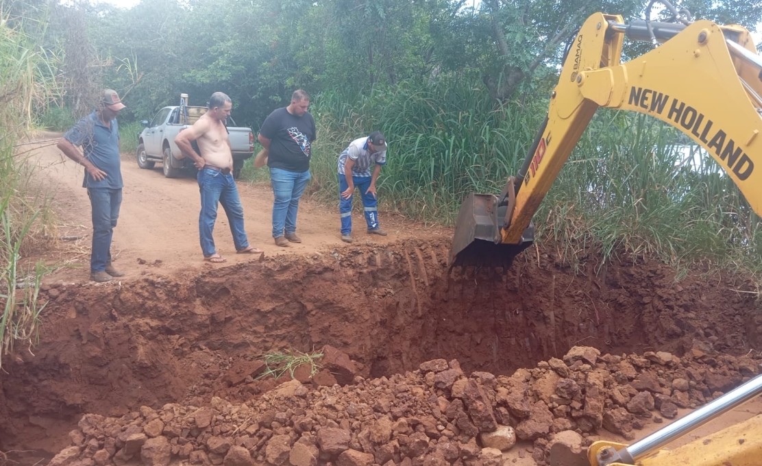 Recuperação da estrada Ponte do Pica Pau no Laranjal