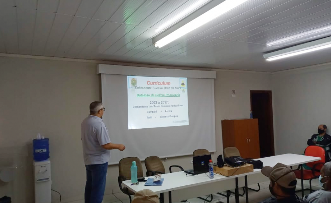 Motoristas da Prefeitura de Jacarezinho recebem treinamento