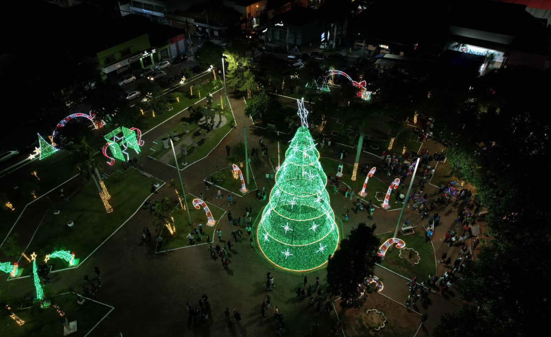 Com show do Jair Supercap, Jacarezinho inicia programação de Natal 