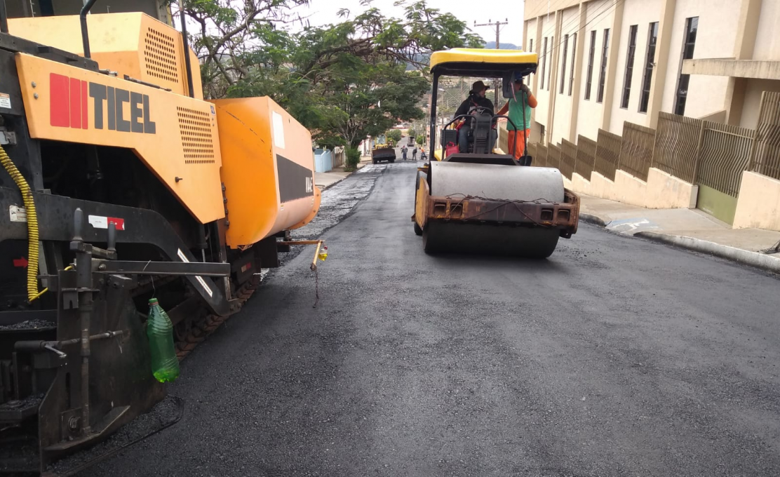 Rua São João é recapeada