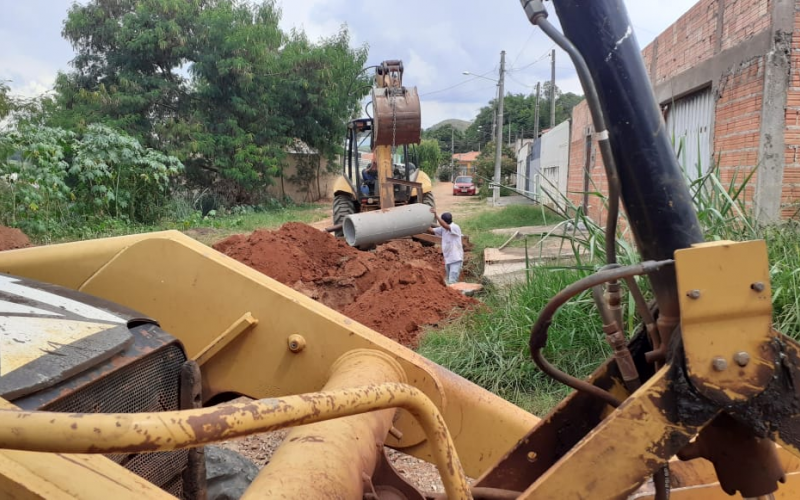 Drenagem na Chácara Maravilha será concluída em abril