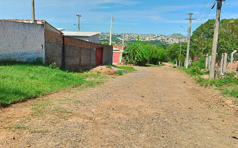 Obras para pavimentação da Vila Leão são iniciadas