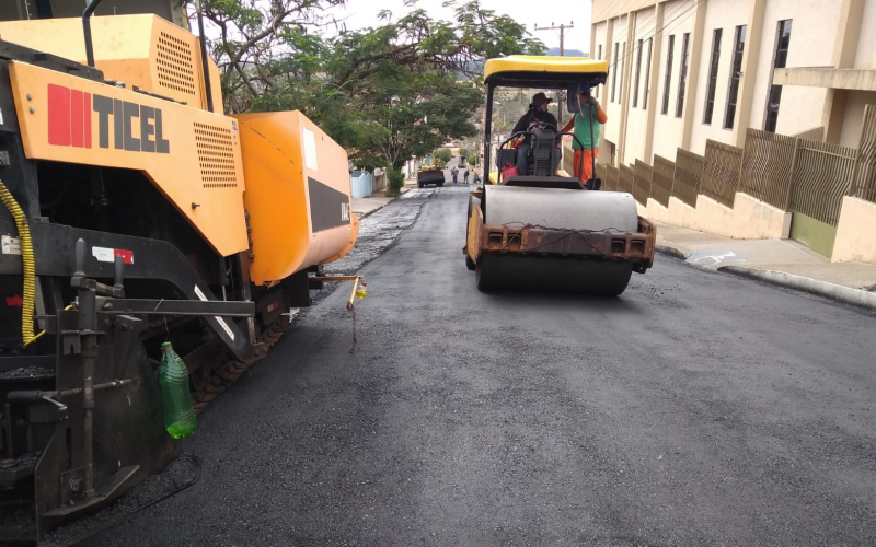 Rua São João é recapeada