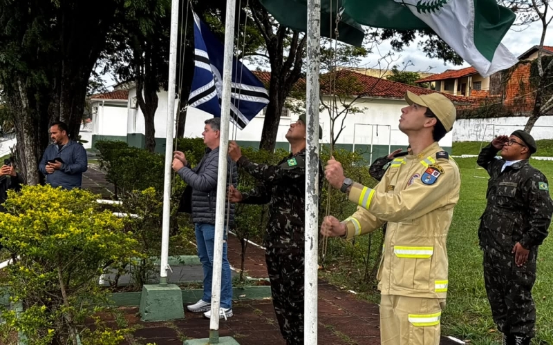 Hasteamento da Bandeira celebra o orgulho e a história do Brasil