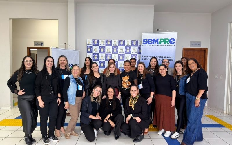 Profissionais da Educação de Jacarezinho participam do 3º Seminário SEMPRE